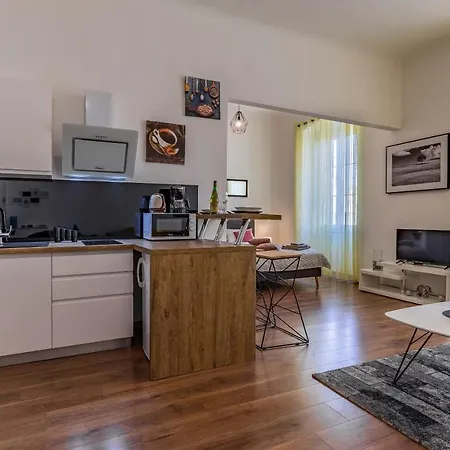 Dream - Centre * Pula